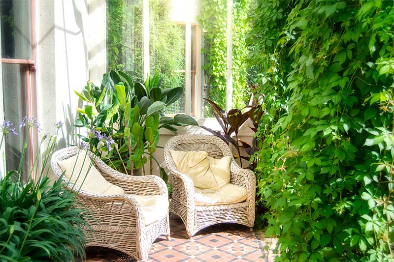 Patio-Furniture-&-Plants-in-a-Small-Space